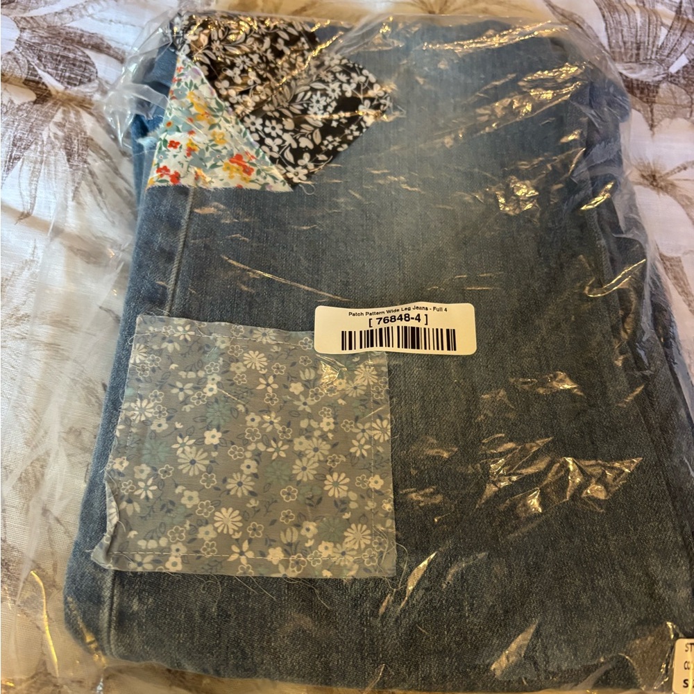 white birch Light Wash Denim Wide Leg Jeans with Patchwork - Picture 5 of 6